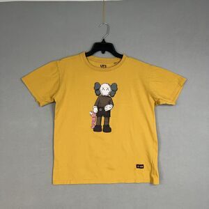 Uniqlo Disney Mickey Mouse by KAWS Shirt Womens XL Yellow Graphic Tee Street Art